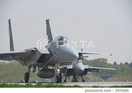F 15飛機起飛的形成 F 15飛機起飛的形成 845600