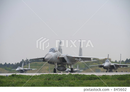 F 15飛機起飛的形成 845602