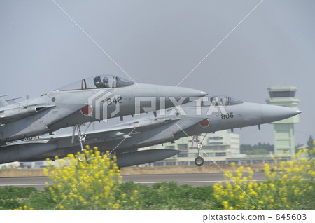 飛行編隊F 15起飛 飛行編隊F 15起飛 845603