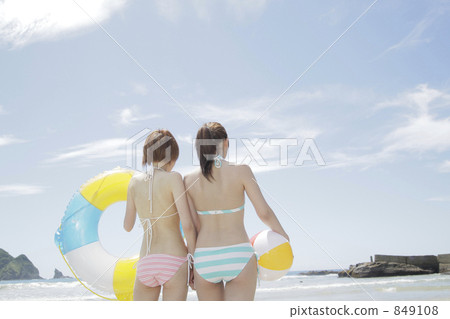 bathing costume, bathing suit, beachwear 849108