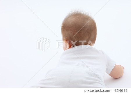 Baby behind 854655