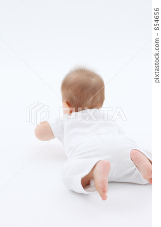 Baby behind 854656