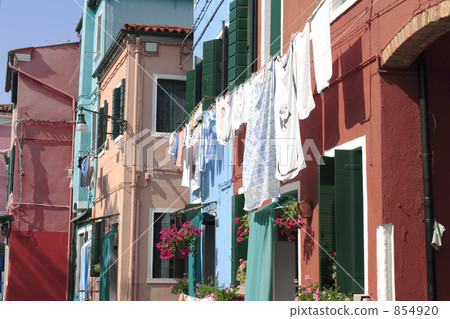 五顏六色的房子行_ Burano海島威尼斯 854920