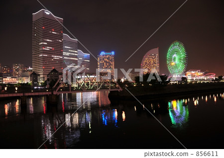 Night view of Minatomirai from Yokohama-shi train road Night view of Minatomirai from Yokohama-shi train road 856611