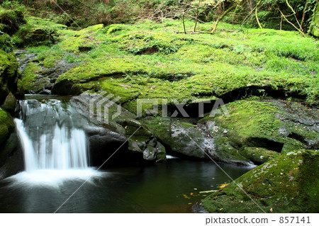 Yin Yang Waterfall 857141