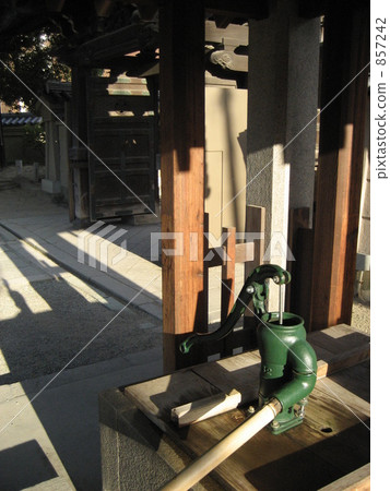 Shitennoji寺的泵 857242