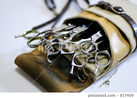 Leather scissor case and cut scissors Leather scissor case and cut scissors 857409