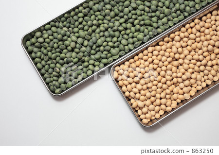 Blue soybeans and whole soybeans Blue soybeans and whole soybeans 863250