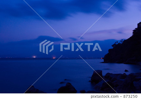 lake shore, the lakefront, the shore of lake 873250