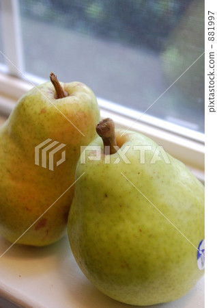Pear  881997