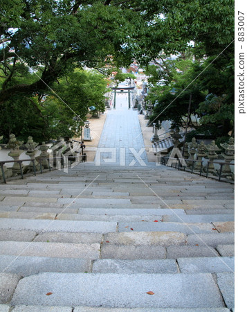 Hofuten Tenman-gu Shrine的主要石階 883007