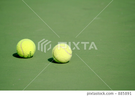 Picking a ball Picking a ball 885891