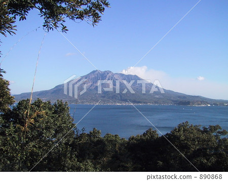 Sakurajima seen from Kagoshima-shi Sakurajima seen from Kagoshima-shi 890868