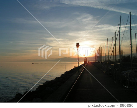 Dusk of the lake Dusk of the lake 890880