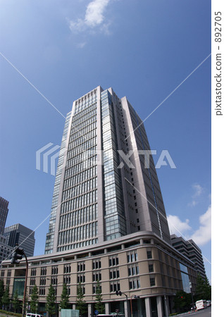 Shin Marunouchi Building 892705
