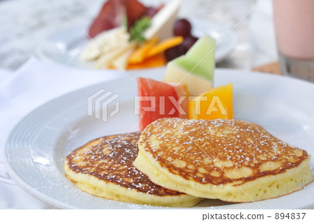 A delicious breakfast pancake 894837
