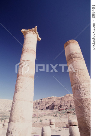 Petra ruins, tombs of the royal family over the column group 899401