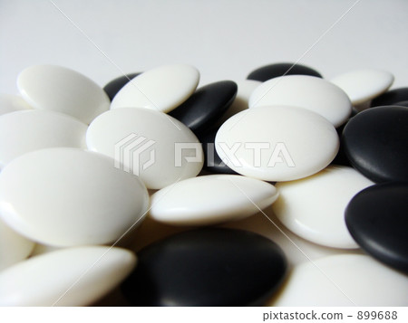 Go stone 899688