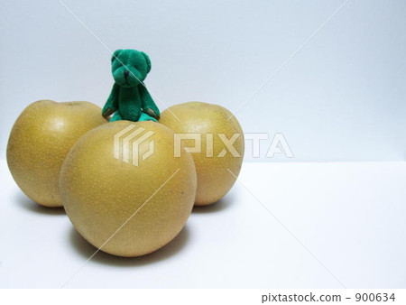 Pears and bears Pears and bears 900634