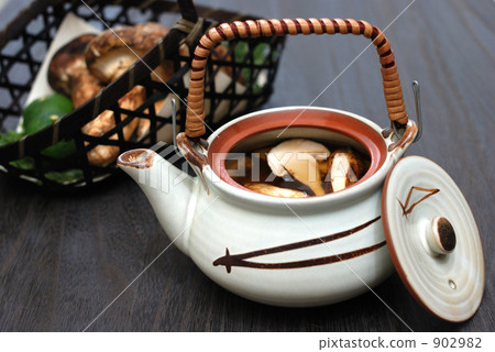 蒸松蘑菇鍋 902982