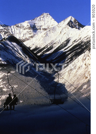 滑雪纜車 雪山 早春的山 903020