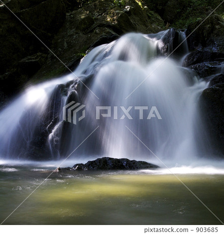 Five tower waterfall 903685