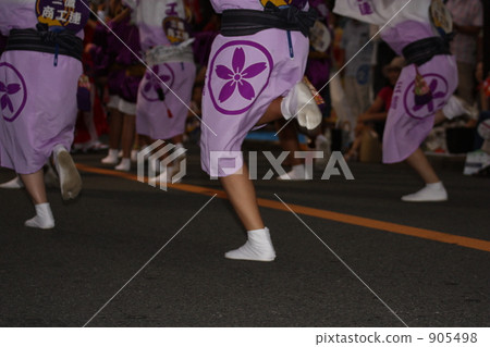 Man dancing at the foot (the 42nd Mitaka Awaodori) 905498