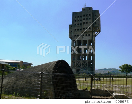 Modern fortress 906678