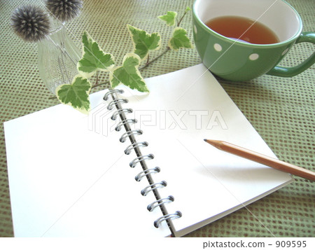 Notes and pencils and mugs Notes and pencils and mugs 909595