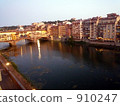 Vecchio Bridge in Florence 910247