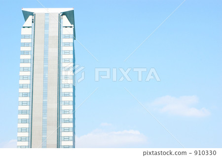 Bill and blue sky 910330