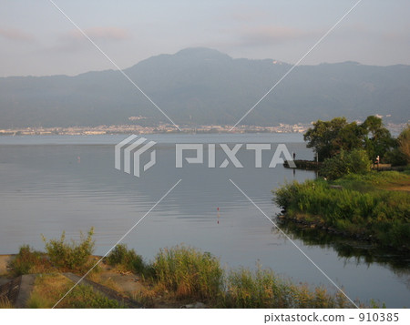 Hiei in early morning and Lake Biwa Hiei in early morning and Lake Biwa 910385