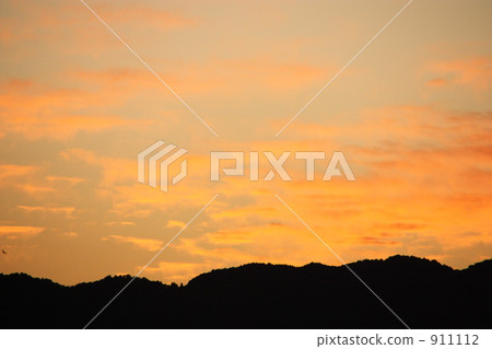 在Hiei的日落在日落以後 911112