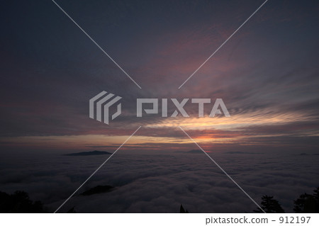 Morning of Tsubetsu Pass 912197