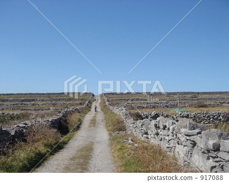 One road of Aran Island 917088