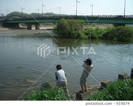 Fishing kicking brothers 1 Fishing kicking brothers 1 919874