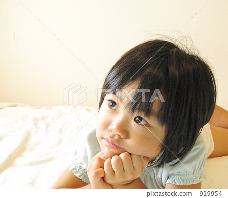 Cheeks + thoughts 919954