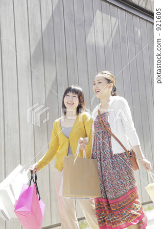 about to leave, shopping, teenager 921605