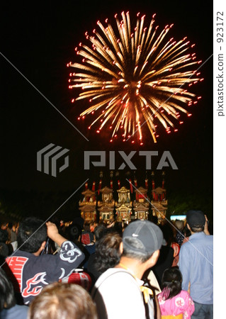 山地汽車節的煙花 923172