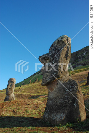 Rano Lalak的moai雕像 924567