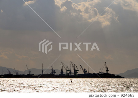 背光造船廠 924665