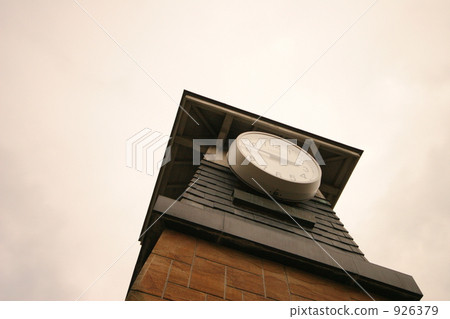 clock, clock tower, cloudy sky 926379