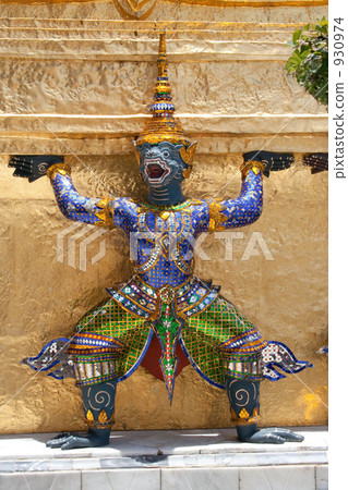 Monkey God standing on the pagoda pedestal of Wat Phra Keo 930974