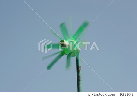 PET bottle windmill 1 933973
