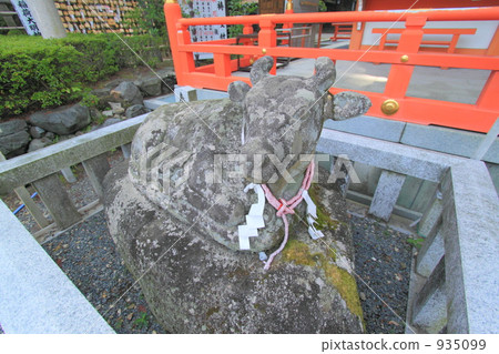 Bull statue of Nagaoka Tenman-gu 935099