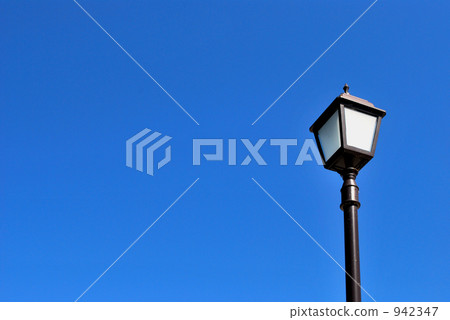 在八王子東淺川的臨安公園的路燈 942347