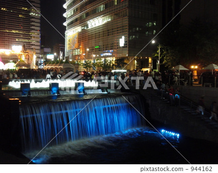 Cheonggye Square 944162