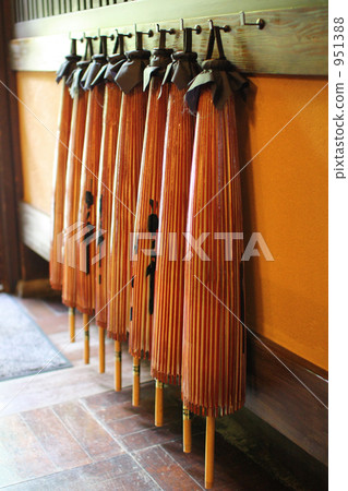 Mask umbrella 951388