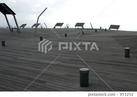 Whale's back Whale's back 953252