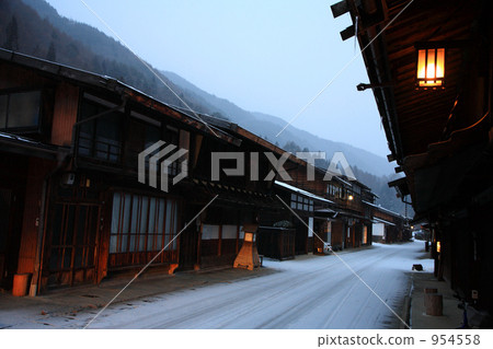 奈良井旅館在冬天的早晨 奈良井旅館在冬天的早晨 954558